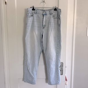 American eagle. Distressed pocket high rise Mom jeans.